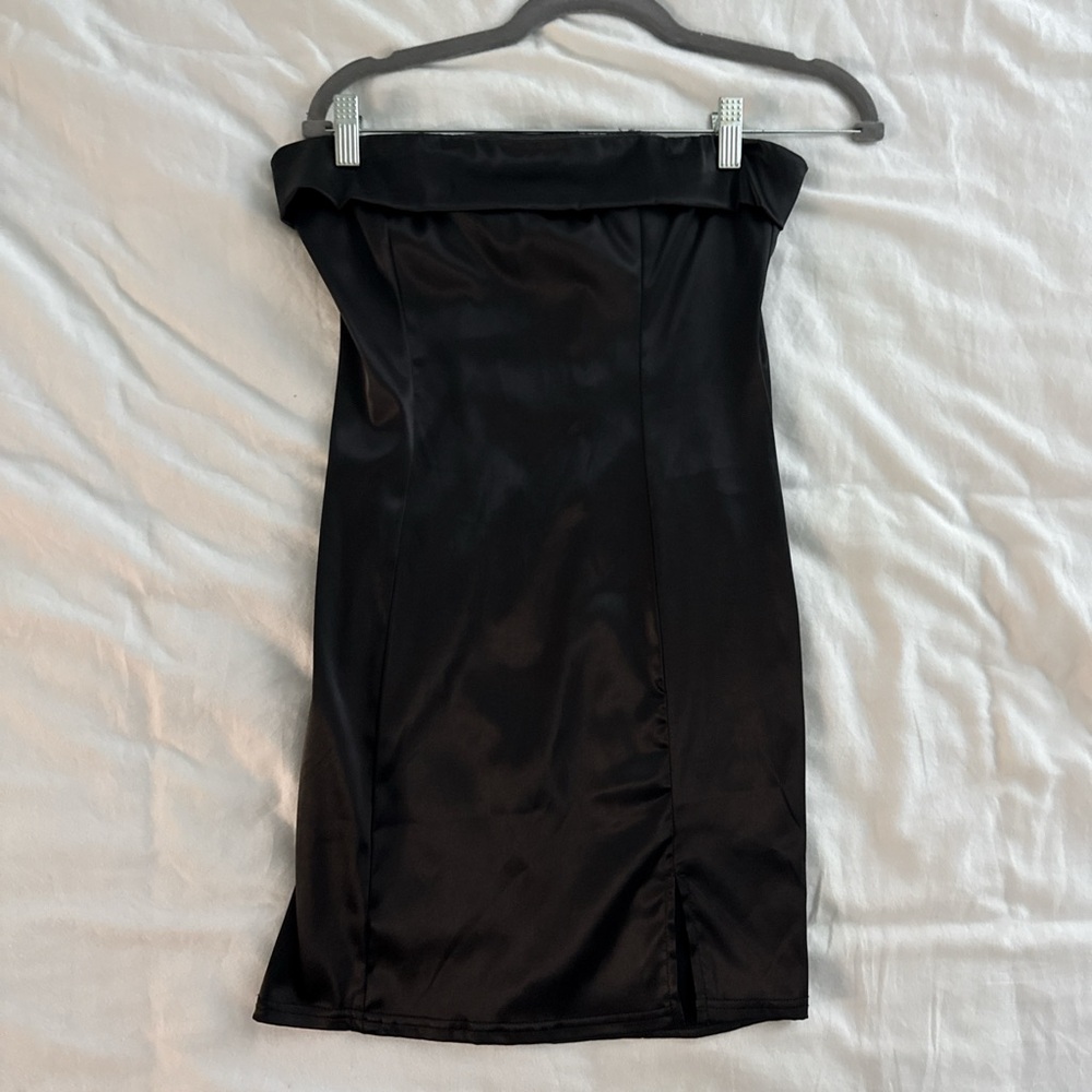 Elegant Black Strapless Dress